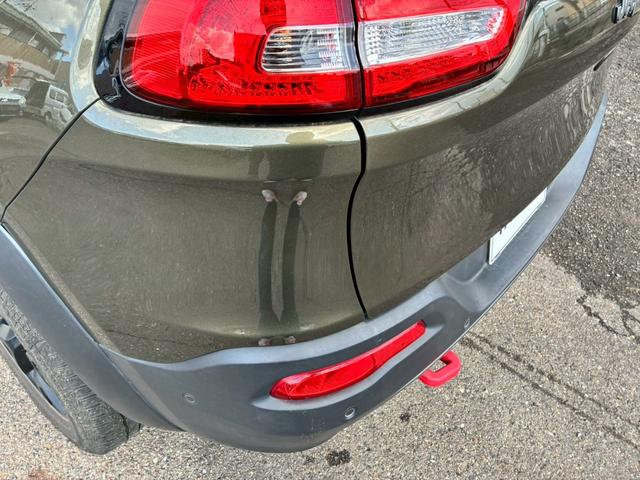 ジープ・チェロキー ウォーリアー　純正ナビ　バックカメラ　アダプティブクルーズコントロール　革シート　シートヒーター　パワーシート　パワーバックドア　ブラインドスポットモニター　Ｂｌｕｅｔｏｏｔｈ　アドバンスドブレーキアシスト（69枚目）