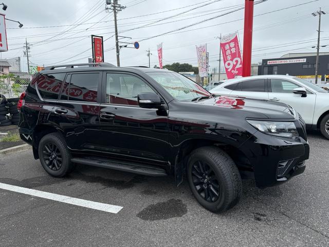 ランドクルーザープラド ＴＸ　Ｌパッケージ　マットブラックエディション　ワンオーナー・メーカーナビ・スーパーライブサウンドシステム・ＥＴＣ２．０・サンルーフ・ベンチレーション・シートヒータ・ルーフレール（6枚目）