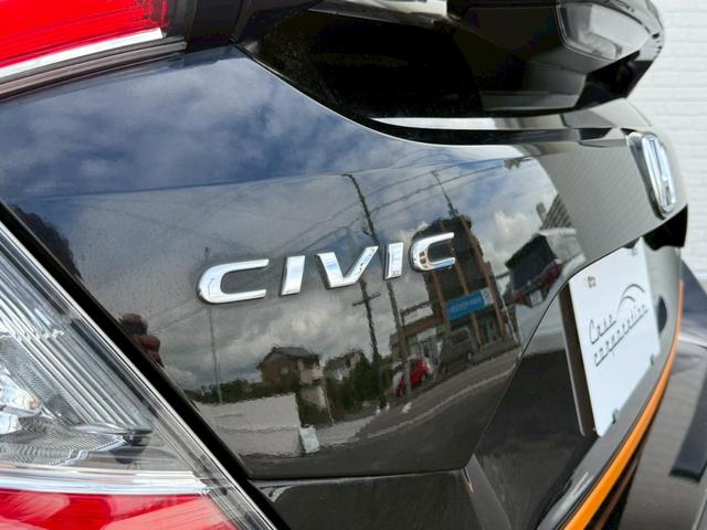 シビック ハッチバック　ホンダセンシング　モデューロ１８インチＡＷ　純正エアロパーツ　オレンジアクセントエクステリアパネル　カロッツェリア　バックカメラ　純正ドライブレコーダー　ビルトインＥＴＣ　　ステンレス製スポーツペダル　　オートクルーズ（28枚目）