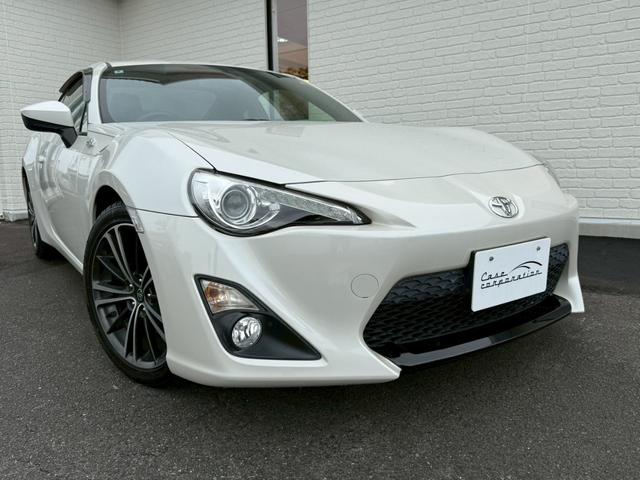 ８６ ＧＴ　純正ナビ　バックカメラ　ＥＴＣ　ＴＶ　ディスチャージライト　オートエアコン　オートライト　スマートキー　プッシュスタート　純正アルミホイール　外装色パールホワイト　マニュアル車　車検ロング　スペアキー（12枚目）