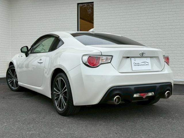 ８６ ＧＴ　純正ナビ　バックカメラ　ＥＴＣ　ＴＶ　ディスチャージライト　オートエアコン　オートライト　スマートキー　プッシュスタート　純正アルミホイール　外装色パールホワイト　マニュアル車　車検ロング　スペアキー（25枚目）