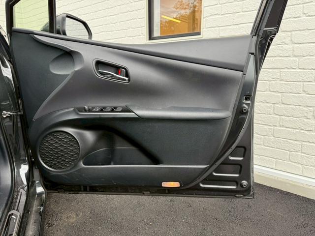 プリウス Ｓツーリングセレクション・ブラックエディション　アルパイン９インチナビ　フルセグＴＶ　バックモニター　トヨタセーフティセンス　レザーシート　シートヒーター　社外１９インチアルミホイール　４ＷＤ　クルーズコントロール　オートライト　ＥＴＣ　ド　ラレコ（59枚目）