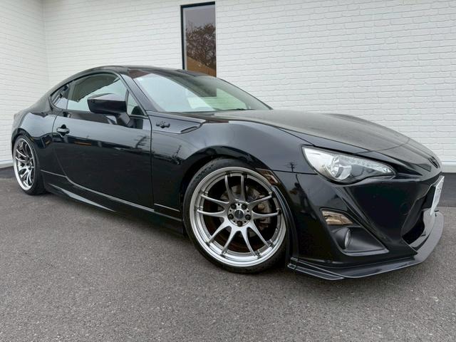 ８６ ＧＴ　エアロ　レカロシート　ＷＯＲＫＥ　ＭＯＴＩＯＮ１９インチＡＷ　ＢＬＩＴＺ車高調／３連メーター　ＭＯＭＯステアリング　社外ナビ　バックカメラ　ボンネットダンパー　ＶＡＬＥＮＴＩテールランプ／バックフォグ（11枚目）