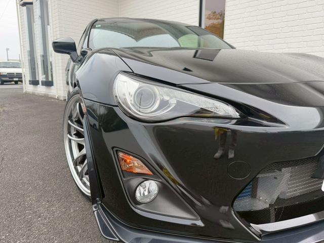 ８６ ＧＴ　エアロ　レカロシート　ＷＯＲＫＥ　ＭＯＴＩＯＮ１９インチＡＷ　ＢＬＩＴＺ車高調／３連メーター　ＭＯＭＯステアリング　社外ナビ　バックカメラ　ボンネットダンパー　ＶＡＬＥＮＴＩテールランプ／バックフォグ（19枚目）