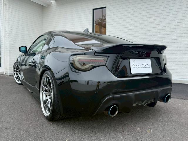 ８６ ＧＴ　エアロ　レカロシート　ＷＯＲＫＥ　ＭＯＴＩＯＮ１９インチＡＷ　ＢＬＩＴＺ車高調／３連メーター　ＭＯＭＯステアリング　社外ナビ　バックカメラ　ボンネットダンパー　ＶＡＬＥＮＴＩテールランプ／バックフォグ（26枚目）