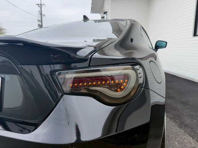 ８６ ＧＴ　エアロ　レカロシート　ＷＯＲＫＥ　ＭＯＴＩＯＮ１９インチＡＷ　ＢＬＩＴＺ車高調／３連メーター　ＭＯＭＯステアリング　社外ナビ　バックカメラ　ボンネットダンパー　ＶＡＬＥＮＴＩテールランプ／バックフォグ（34枚目）