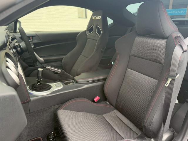 ８６ ＧＴ　エアロ　レカロシート　ＷＯＲＫＥ　ＭＯＴＩＯＮ１９インチＡＷ　ＢＬＩＴＺ車高調／３連メーター　ＭＯＭＯステアリング　社外ナビ　バックカメラ　ボンネットダンパー　ＶＡＬＥＮＴＩテールランプ／バックフォグ（53枚目）
