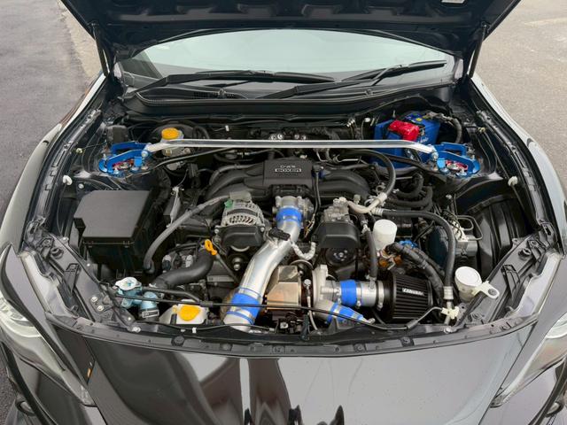 ８６ ＧＴ　エアロ　レカロシート　ＷＯＲＫＥ　ＭＯＴＩＯＮ１９インチＡＷ　ＢＬＩＴＺ車高調／３連メーター　ＭＯＭＯステアリング　社外ナビ　バックカメラ　ボンネットダンパー　ＶＡＬＥＮＴＩテールランプ／バックフォグ（76枚目）