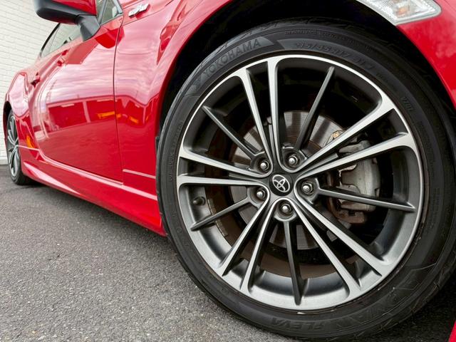 ８６ ＧＴ　モデリスタエアロ（Ｆ／Ｓ／Ｒ）　ＴＲＤハイレスポンススポーツマフラー　ＴＲＤマフラーガーニッシュ　ＴＲＤ車高調　純正１７インチＡＷ　純正ナビ　バックカメラ　フルセグＴＶ　ＥＴＣ　オートライト　ドラレコ（15枚目）