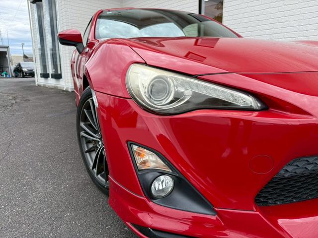 ８６ ＧＴ　モデリスタエアロ（Ｆ／Ｓ／Ｒ）　ＴＲＤハイレスポンススポーツマフラー　ＴＲＤマフラーガーニッシュ　ＴＲＤ車高調　純正１７インチＡＷ　純正ナビ　バックカメラ　フルセグＴＶ　ＥＴＣ　オートライト　ドラレコ（19枚目）