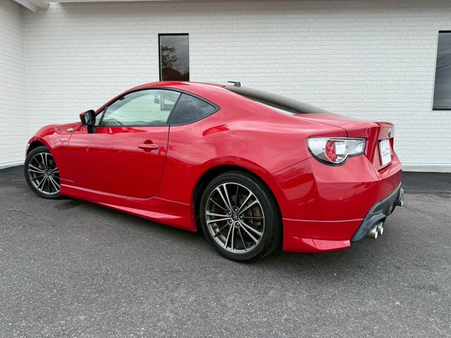 ８６ ＧＴ　モデリスタエアロ（Ｆ／Ｓ／Ｒ）　ＴＲＤハイレスポンススポーツマフラー　ＴＲＤマフラーガーニッシュ　ＴＲＤ車高調　純正１７インチＡＷ　純正ナビ　バックカメラ　フルセグＴＶ　ＥＴＣ　オートライト　ドラレコ（25枚目）