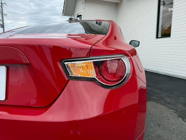 ８６ ＧＴ　モデリスタエアロ（Ｆ／Ｓ／Ｒ）　ＴＲＤハイレスポンススポーツマフラー　ＴＲＤマフラーガーニッシュ　ＴＲＤ車高調　純正１７インチＡＷ　純正ナビ　バックカメラ　フルセグＴＶ　ＥＴＣ　オートライト　ドラレコ（34枚目）