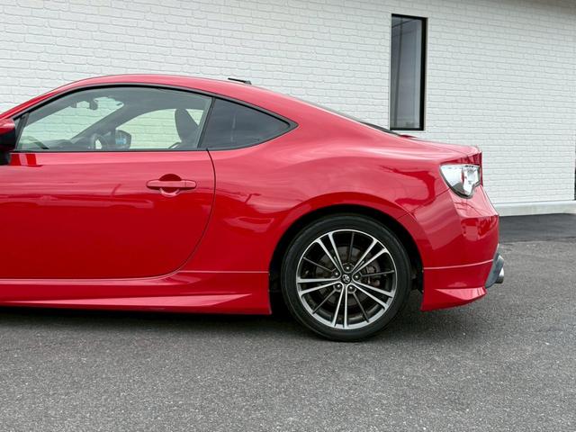 ８６ ＧＴ　モデリスタエアロ（Ｆ／Ｓ／Ｒ）　ＴＲＤハイレスポンススポーツマフラー　ＴＲＤマフラーガーニッシュ　ＴＲＤ車高調　純正１７インチＡＷ　純正ナビ　バックカメラ　フルセグＴＶ　ＥＴＣ　オートライト　ドラレコ（37枚目）