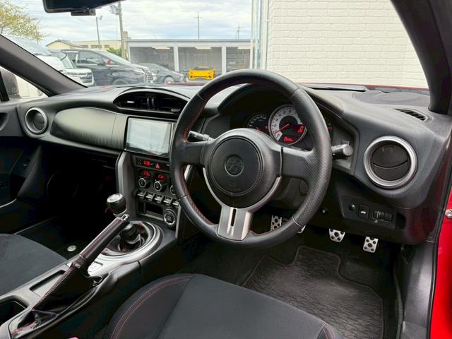 ８６ ＧＴ　モデリスタエアロ（Ｆ／Ｓ／Ｒ）　ＴＲＤハイレスポンススポーツマフラー　ＴＲＤマフラーガーニッシュ　ＴＲＤ車高調　純正１７インチＡＷ　純正ナビ　バックカメラ　フルセグＴＶ　ＥＴＣ　オートライト　ドラレコ（39枚目）
