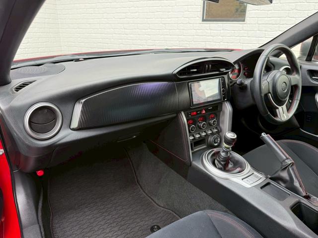 ８６ ＧＴ　モデリスタエアロ（Ｆ／Ｓ／Ｒ）　ＴＲＤハイレスポンススポーツマフラー　ＴＲＤマフラーガーニッシュ　ＴＲＤ車高調　純正１７インチＡＷ　純正ナビ　バックカメラ　フルセグＴＶ　ＥＴＣ　オートライト　ドラレコ（40枚目）
