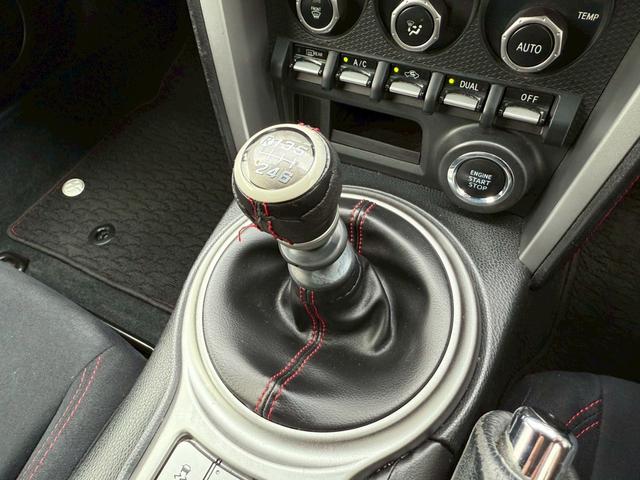 ８６ ＧＴ　モデリスタエアロ（Ｆ／Ｓ／Ｒ）　ＴＲＤハイレスポンススポーツマフラー　ＴＲＤマフラーガーニッシュ　ＴＲＤ車高調　純正１７インチＡＷ　純正ナビ　バックカメラ　フルセグＴＶ　ＥＴＣ　オートライト　ドラレコ（52枚目）