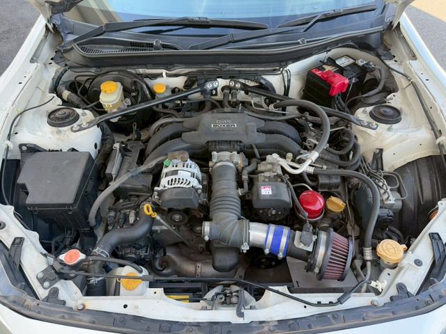 ８６ ＧＴ　モデリスタエアロ（Ｆ／Ｓ／Ｒ）　ブジツボ製マフラー　社外エアクリーナー　純正７インチナビ　フルセグＴＶ　ＥＴＣ　純正１７インチアルミホイール　オートライト　プッシュボタンスタート　スマートキー　ＬＥＤ（5枚目）
