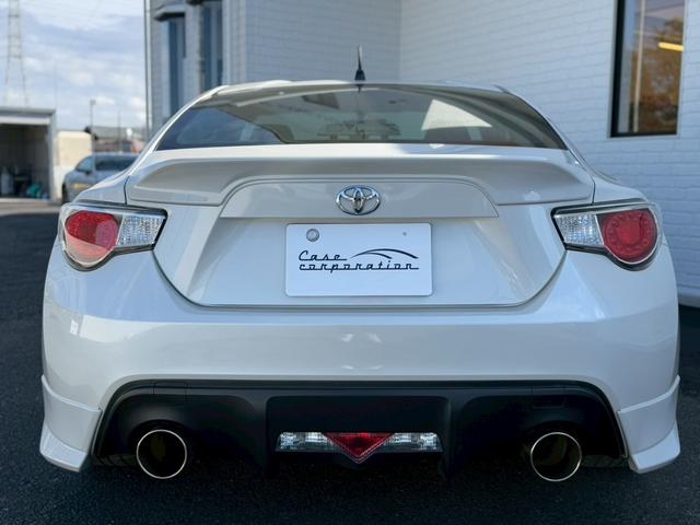 ８６ ＧＴ　モデリスタエアロ（Ｆ／Ｓ／Ｒ）　ブジツボ製マフラー　社外エアクリーナー　純正７インチナビ　フルセグＴＶ　ＥＴＣ　純正１７インチアルミホイール　オートライト　プッシュボタンスタート　スマートキー　ＬＥＤ（9枚目）