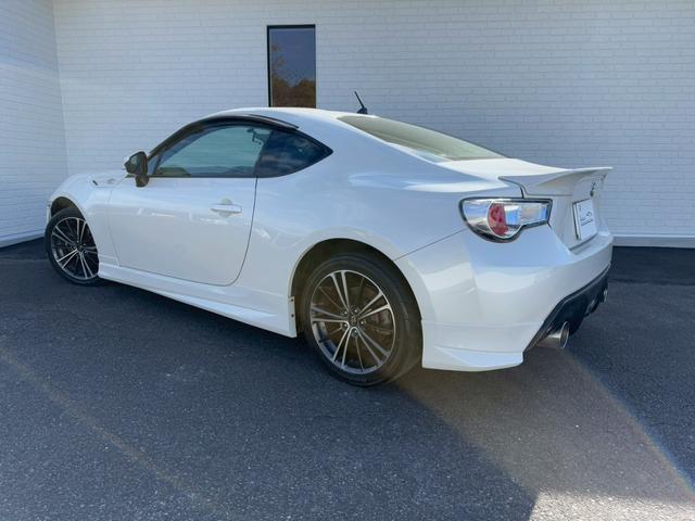 ８６ ＧＴ　モデリスタエアロ（Ｆ／Ｓ／Ｒ）　ブジツボ製マフラー　社外エアクリーナー　純正７インチナビ　フルセグＴＶ　ＥＴＣ　純正１７インチアルミホイール　オートライト　プッシュボタンスタート　スマートキー　ＬＥＤ（24枚目）
