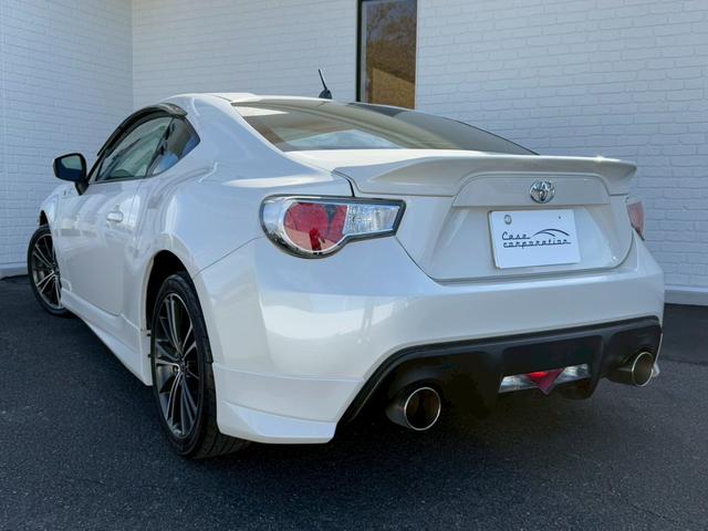 ８６ ＧＴ　モデリスタエアロ（Ｆ／Ｓ／Ｒ）　ブジツボ製マフラー　社外エアクリーナー　純正７インチナビ　フルセグＴＶ　ＥＴＣ　純正１７インチアルミホイール　オートライト　プッシュボタンスタート　スマートキー　ＬＥＤ（25枚目）