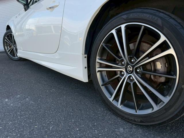 ８６ ＧＴ　モデリスタエアロ（Ｆ／Ｓ／Ｒ）　ブジツボ製マフラー　社外エアクリーナー　純正７インチナビ　フルセグＴＶ　ＥＴＣ　純正１７インチアルミホイール　オートライト　プッシュボタンスタート　スマートキー　ＬＥＤ（29枚目）