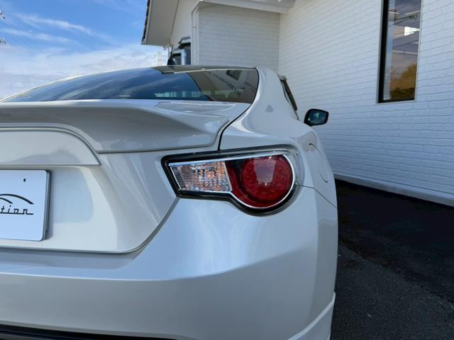 ８６ ＧＴ　モデリスタエアロ（Ｆ／Ｓ／Ｒ）　ブジツボ製マフラー　社外エアクリーナー　純正７インチナビ　フルセグＴＶ　ＥＴＣ　純正１７インチアルミホイール　オートライト　プッシュボタンスタート　スマートキー　ＬＥＤ（32枚目）
