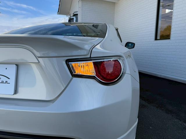 ８６ ＧＴ　モデリスタエアロ（Ｆ／Ｓ／Ｒ）　ブジツボ製マフラー　社外エアクリーナー　純正７インチナビ　フルセグＴＶ　ＥＴＣ　純正１７インチアルミホイール　オートライト　プッシュボタンスタート　スマートキー　ＬＥＤ（33枚目）