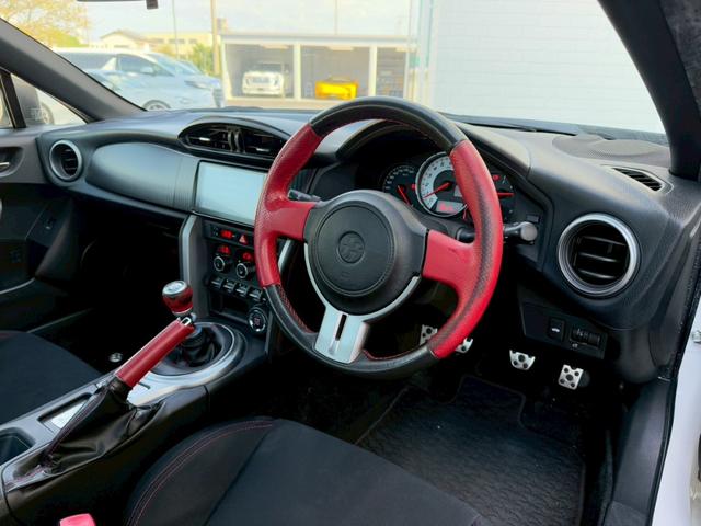 ８６ ＧＴ　モデリスタエアロ（Ｆ／Ｓ／Ｒ）　ブジツボ製マフラー　社外エアクリーナー　純正７インチナビ　フルセグＴＶ　ＥＴＣ　純正１７インチアルミホイール　オートライト　プッシュボタンスタート　スマートキー　ＬＥＤ（39枚目）