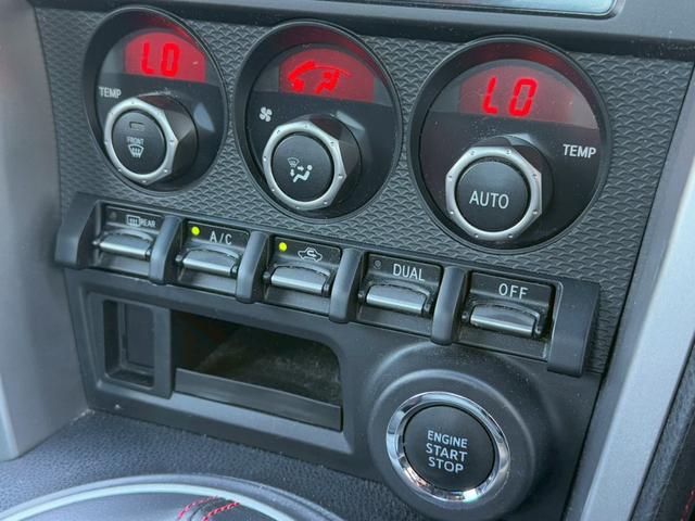 ８６ ＧＴ　モデリスタエアロ（Ｆ／Ｓ／Ｒ）　ブジツボ製マフラー　社外エアクリーナー　純正７インチナビ　フルセグＴＶ　ＥＴＣ　純正１７インチアルミホイール　オートライト　プッシュボタンスタート　スマートキー　ＬＥＤ（48枚目）