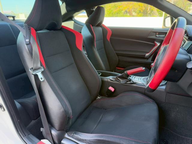 ８６ ＧＴ　モデリスタエアロ（Ｆ／Ｓ／Ｒ）　ブジツボ製マフラー　社外エアクリーナー　純正７インチナビ　フルセグＴＶ　ＥＴＣ　純正１７インチアルミホイール　オートライト　プッシュボタンスタート　スマートキー　ＬＥＤ（53枚目）