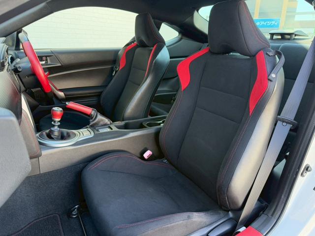 ８６ ＧＴ　モデリスタエアロ（Ｆ／Ｓ／Ｒ）　ブジツボ製マフラー　社外エアクリーナー　純正７インチナビ　フルセグＴＶ　ＥＴＣ　純正１７インチアルミホイール　オートライト　プッシュボタンスタート　スマートキー　ＬＥＤ（58枚目）