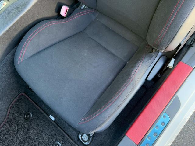 ８６ ＧＴ　モデリスタエアロ（Ｆ／Ｓ／Ｒ）　ブジツボ製マフラー　社外エアクリーナー　純正７インチナビ　フルセグＴＶ　ＥＴＣ　純正１７インチアルミホイール　オートライト　プッシュボタンスタート　スマートキー　ＬＥＤ（60枚目）