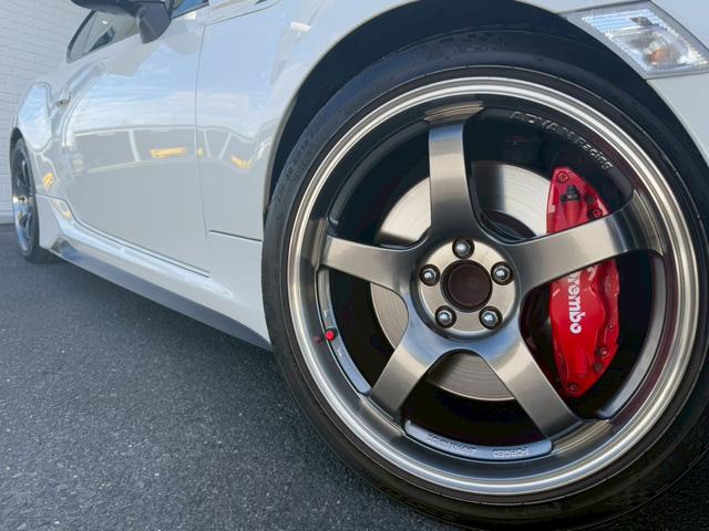 86 GT TRDエアロLED付(F/S/R/トランク) ブレンボブレーキ ADVANレーシングGT18インチアルミホイール ブリッツ車高調 GReddyステアリング ケンウッドナビ バックモニター オートライト(14枚目)