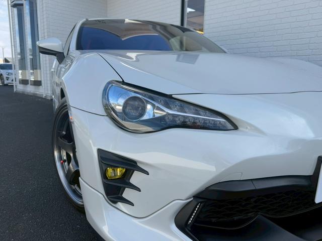 86 GT TRDエアロLED付(F/S/R/トランク) ブレンボブレーキ ADVANレーシングGT18インチアルミホイール ブリッツ車高調 GReddyステアリング ケンウッドナビ バックモニター オートライト(17枚目)