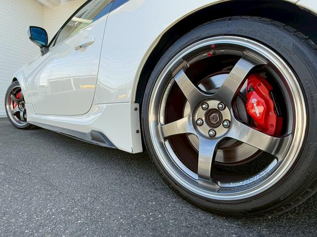 86 GT TRDエアロLED付(F/S/R/トランク) ブレンボブレーキ ADVANレーシングGT18インチアルミホイール ブリッツ車高調 GReddyステアリング ケンウッドナビ バックモニター オートライト(28枚目)