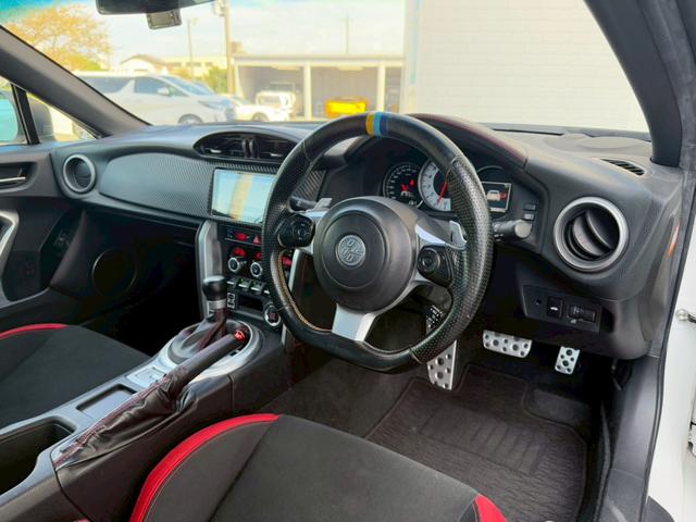 86 GT TRDエアロLED付(F/S/R/トランク) ブレンボブレーキ ADVANレーシングGT18インチアルミホイール ブリッツ車高調 GReddyステアリング ケンウッドナビ バックモニター オートライト(37枚目)