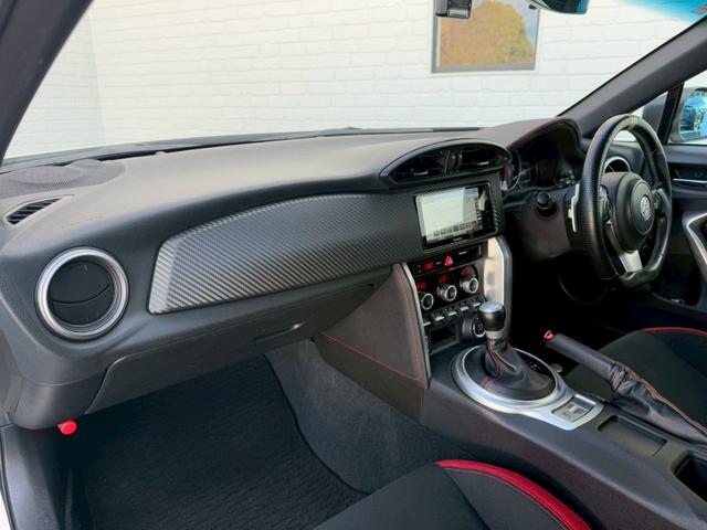 86 GT TRDエアロLED付(F/S/R/トランク) ブレンボブレーキ ADVANレーシングGT18インチアルミホイール ブリッツ車高調 GReddyステアリング ケンウッドナビ バックモニター オートライト(38枚目)