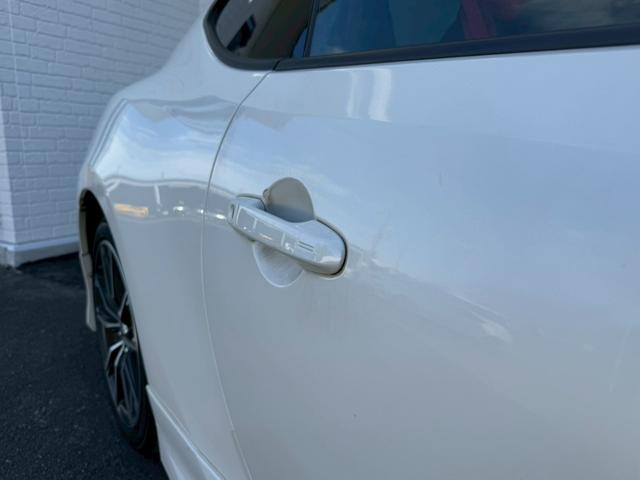 ８６ ＧＴ　モデリスタエアロ（Ｆ／Ｓ／Ｒ）　純正ナビ　フルセグＴＶ　バックカメラ　クルーズコントロール　ＬＥＤヘッドライト　純正１７インチアルミ　パドルシフト　オートライト　ＥＴＣ　スマートキー　プッシュスタート（17枚目）