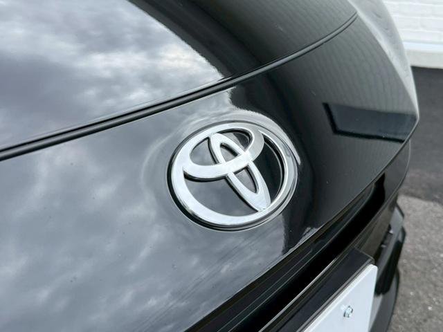 プリウス Z モデリスタエアロ シグネチャーイルミ パノラマルーフ デジタルインナーミラー スペアタイヤ パノラミックビュー ブラインドスポット ステアリングヒーター シートヒーター/クーラー パワーバックドア(9枚目)