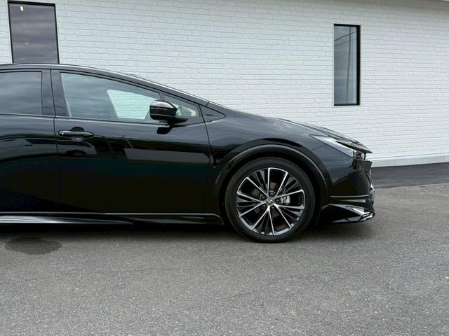 プリウス Z モデリスタエアロ シグネチャーイルミ パノラマルーフ デジタルインナーミラー スペアタイヤ パノラミックビュー ブラインドスポット ステアリングヒーター シートヒーター/クーラー パワーバックドア(18枚目)