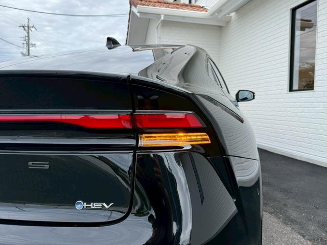 プリウス Z モデリスタエアロ シグネチャーイルミ パノラマルーフ デジタルインナーミラー スペアタイヤ パノラミックビュー ブラインドスポット ステアリングヒーター シートヒーター/クーラー パワーバックドア(30枚目)