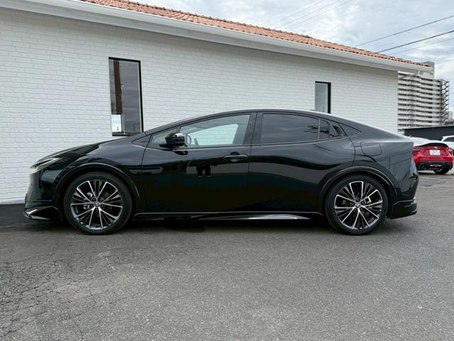 プリウス Z モデリスタエアロ シグネチャーイルミ パノラマルーフ デジタルインナーミラー スペアタイヤ パノラミックビュー ブラインドスポット ステアリングヒーター シートヒーター/クーラー パワーバックドア(31枚目)