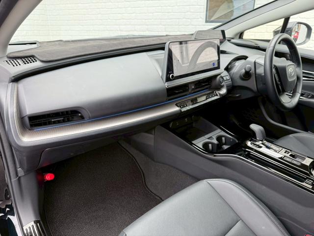 プリウス Z モデリスタエアロ シグネチャーイルミ パノラマルーフ デジタルインナーミラー スペアタイヤ パノラミックビュー ブラインドスポット ステアリングヒーター シートヒーター/クーラー パワーバックドア(36枚目)