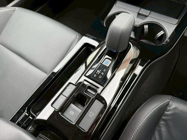 プリウス Z モデリスタエアロ シグネチャーイルミ パノラマルーフ デジタルインナーミラー スペアタイヤ パノラミックビュー ブラインドスポット ステアリングヒーター シートヒーター/クーラー パワーバックドア(52枚目)