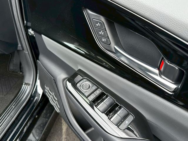 プリウス Z モデリスタエアロ シグネチャーイルミ パノラマルーフ デジタルインナーミラー スペアタイヤ パノラミックビュー ブラインドスポット ステアリングヒーター シートヒーター/クーラー パワーバックドア(59枚目)