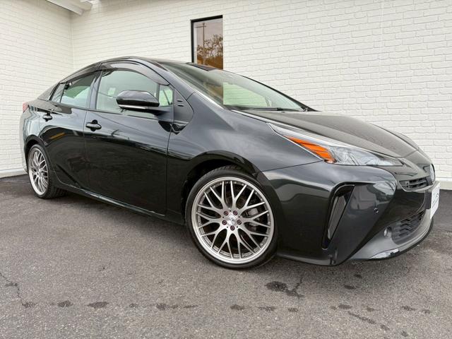 プリウス Sツーリングセレクション・ブラックエディション アルパイン9インチナビ フルセグTV バックモニター トヨタセーフティセンス レザーシート シートヒーター 社外19インチアルミホイール 4WD クルーズコントロール オートライト ETC ド ラレコ(10枚目)