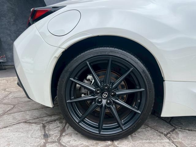 GR86 RZ 6速MT 純正18インチAW 黒革ウルトラスエードコンビシート シートヒーター クルーズコントロール スポーツアルミペダル LEDヘッドライト 純正ナビ フルセグTV スマートキー ハーフレザーシート(20枚目)