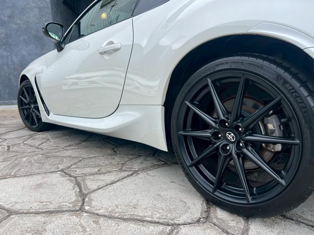 GR86 RZ 6速MT 純正18インチAW 黒革ウルトラスエードコンビシート シートヒーター クルーズコントロール スポーツアルミペダル LEDヘッドライト 純正ナビ フルセグTV スマートキー ハーフレザーシート(30枚目)