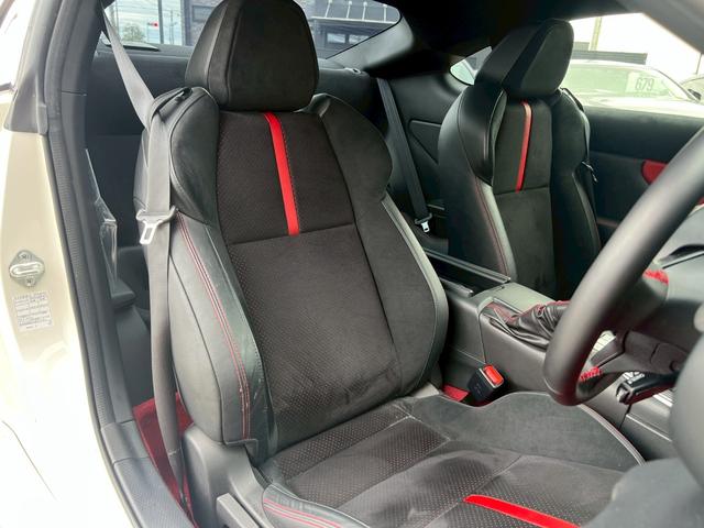 GR86 RZ 6速MT 純正18インチAW 黒革ウルトラスエードコンビシート シートヒーター クルーズコントロール スポーツアルミペダル LEDヘッドライト 純正ナビ フルセグTV スマートキー ハーフレザーシート(52枚目)
