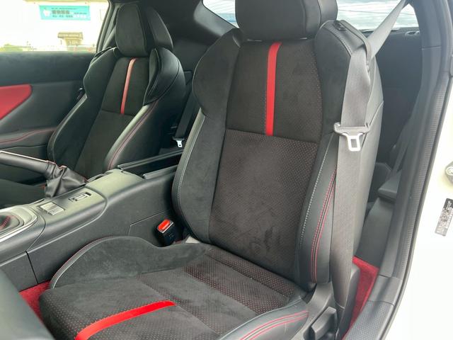 GR86 RZ 6速MT 純正18インチAW 黒革ウルトラスエードコンビシート シートヒーター クルーズコントロール スポーツアルミペダル LEDヘッドライト 純正ナビ フルセグTV スマートキー ハーフレザーシート(60枚目)